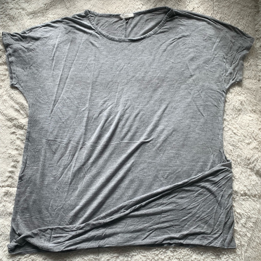 Grey top